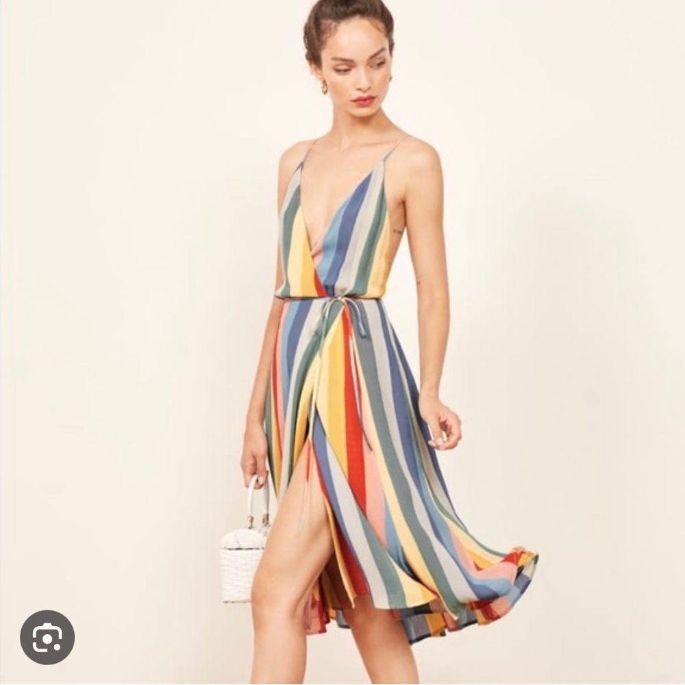 formation Tropics Dress in Starburst